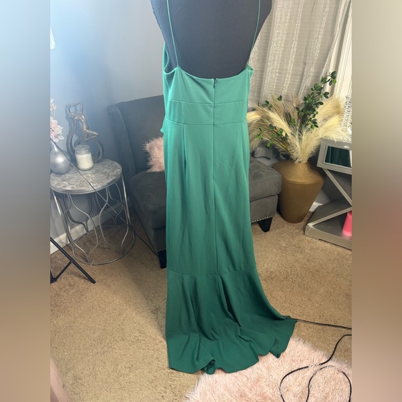 Beautiful Ball/Evening Gown with High Low And Bow Detail - Picture 4 of 5